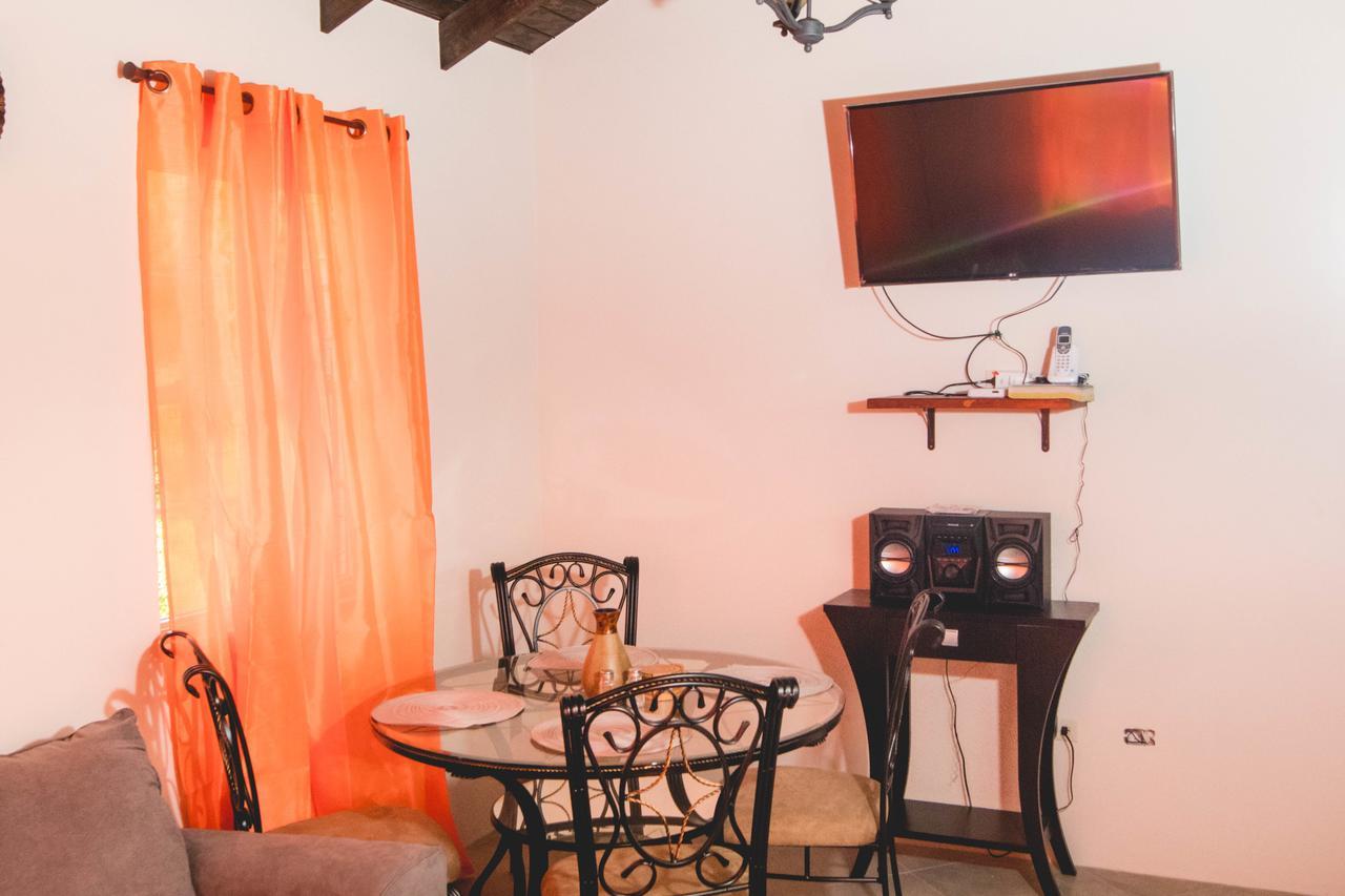 Frontline Apartments Christ Church Esterno foto