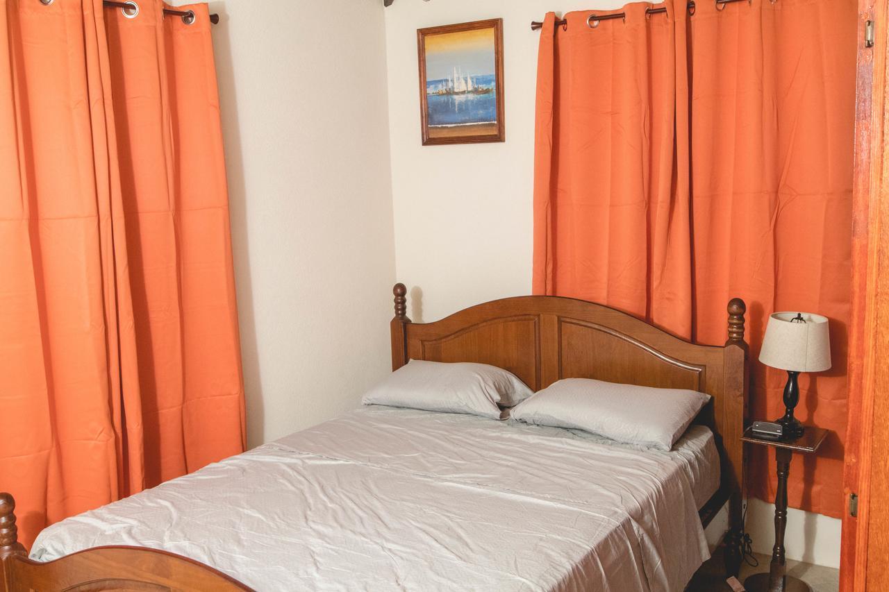 Frontline Apartments Christ Church Esterno foto